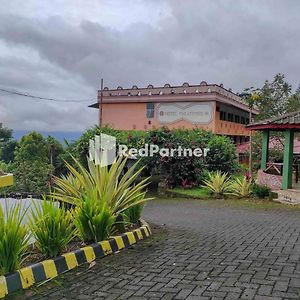 Hotel Makatembo Tomohon RedPartner