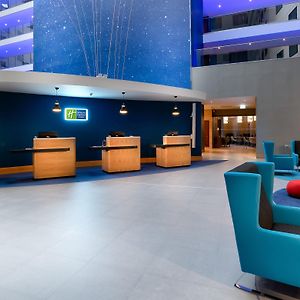 Holiday Inn Express - London Heathrow T4 By Ihg